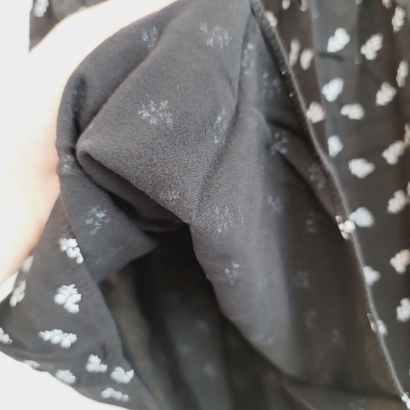 Mossimo Ebony Leaf Print Skater Skirt Size Small - Picture 4 of 10